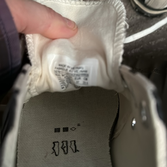 Super fun Zébra converse. Almost brand new - Picture 5 of 5